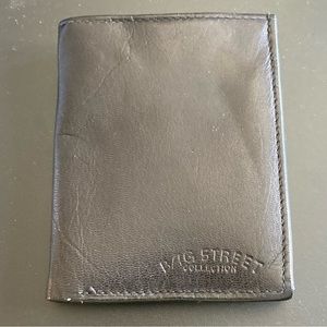 Men’s Bag Street Collection Black Leather Bifold Wallet Billfold.